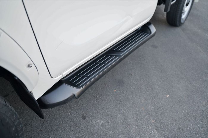 2015 TOYOTA HILUX SR (4x4)