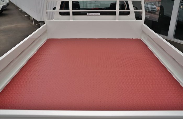 2015 TOYOTA HILUX SR (4x4)