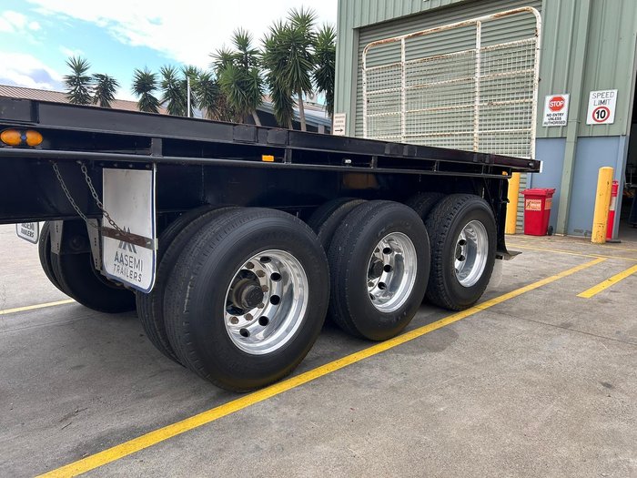 2016 Haulmark St3 13.55M Flat Deck Moffeet Black