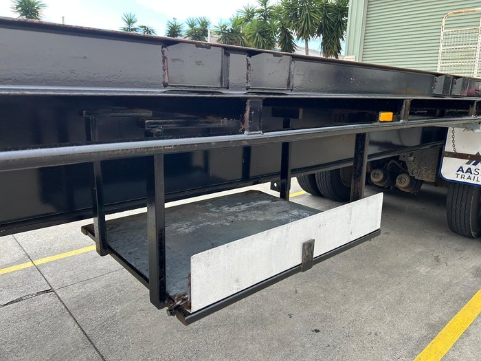2016 Haulmark St3 13.55M Flat Deck Moffeet Black