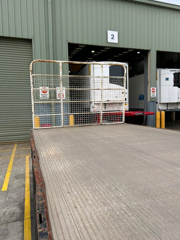 2016 Haulmark St3 13.55M Flat Deck Moffeet Black