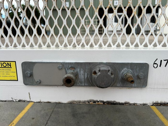 2016 Haulmark St3 13.55M Flat Deck Moffeet