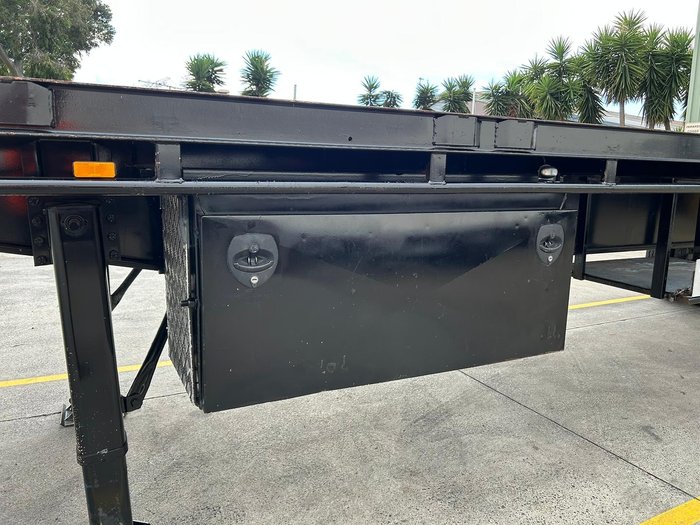 2016 Haulmark St3 13.55M Flat Deck Moffeet Black