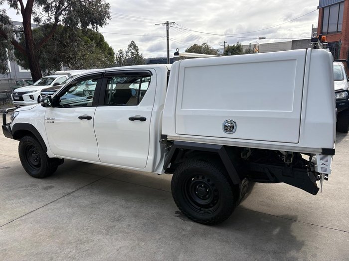 2020 Toyota Hilux SR