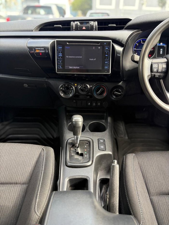 2020 Toyota Hilux SR