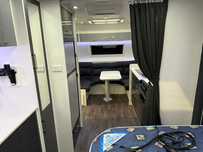 2018 New Age Caravans Big Red 19E Slider