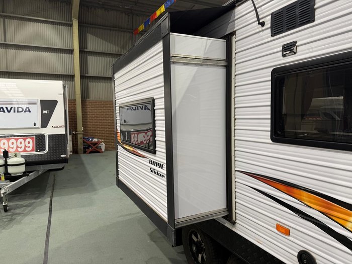 2018 New Age Caravans Big Red 19E Slider