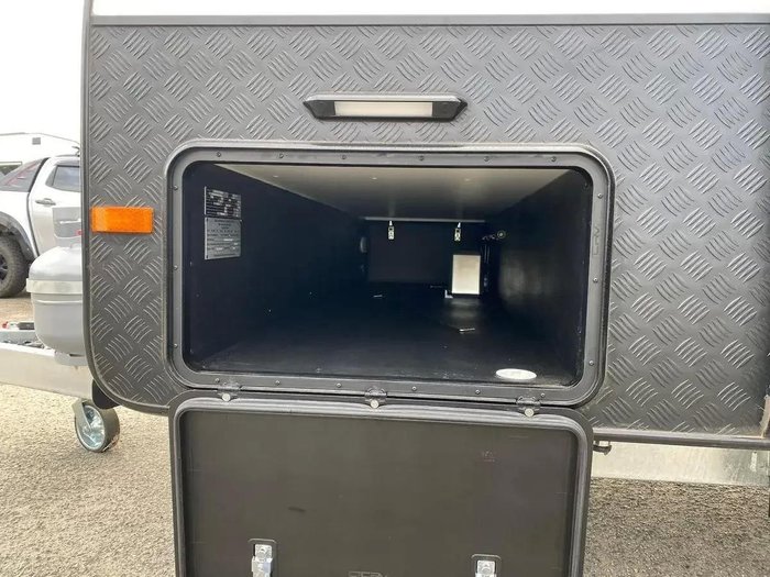 2025 New Age Caravans New Age Manta Ray Mr16e