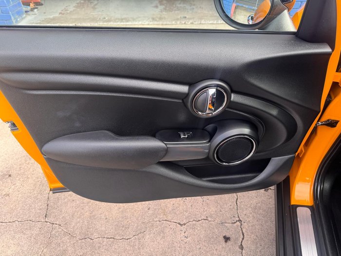 2016 MINI Clubman Cooper F54 Orange