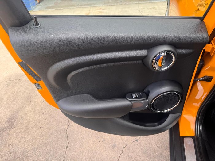 2016 MINI Clubman Cooper F54 Orange