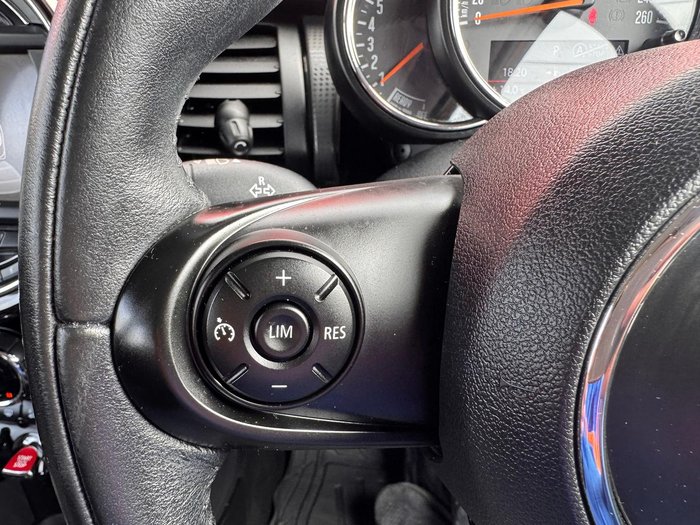 2016 MINI Clubman Cooper F54 Orange