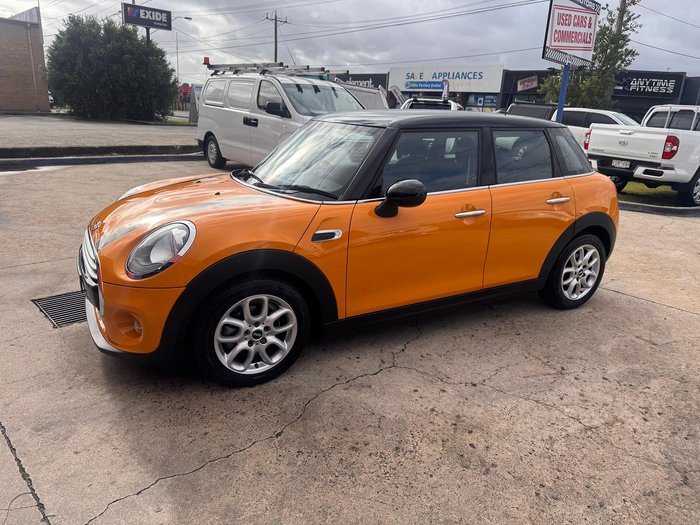 2016 MINI Clubman Cooper F54 Orange