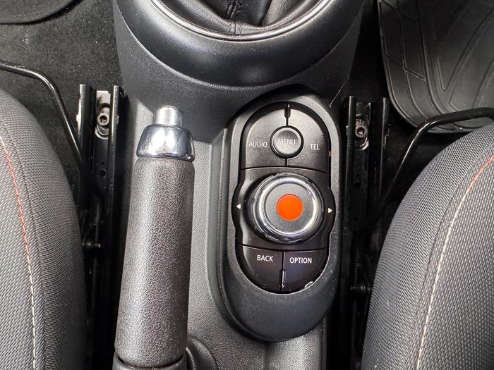 2016 MINI Clubman Cooper F54 Orange