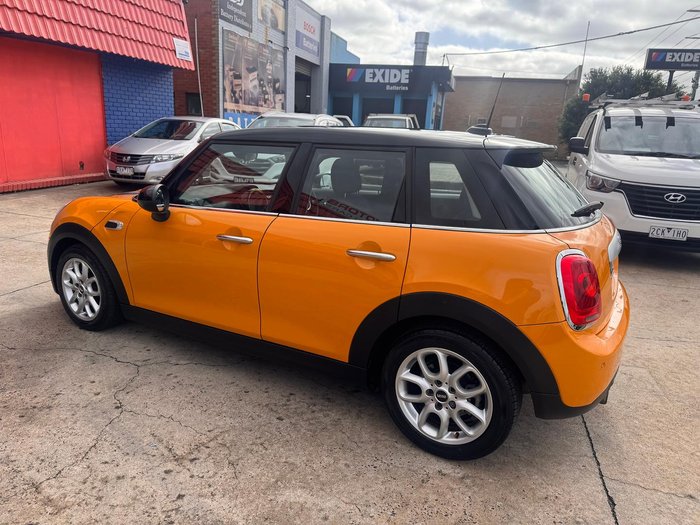 2016 MINI Clubman Cooper F54 Orange