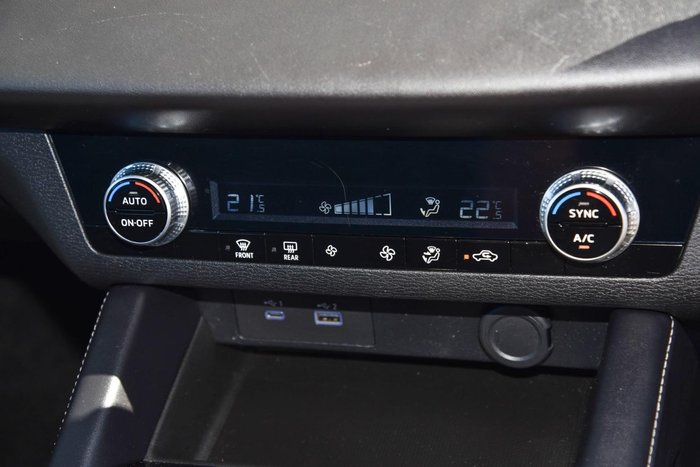 2021 Mitsubishi Outlander ES ZM MY22 AWD White