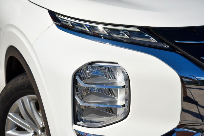 2021 Mitsubishi Outlander ES ZM MY22 AWD White