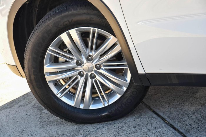 2021 Mitsubishi Outlander ES ZM MY22 AWD White