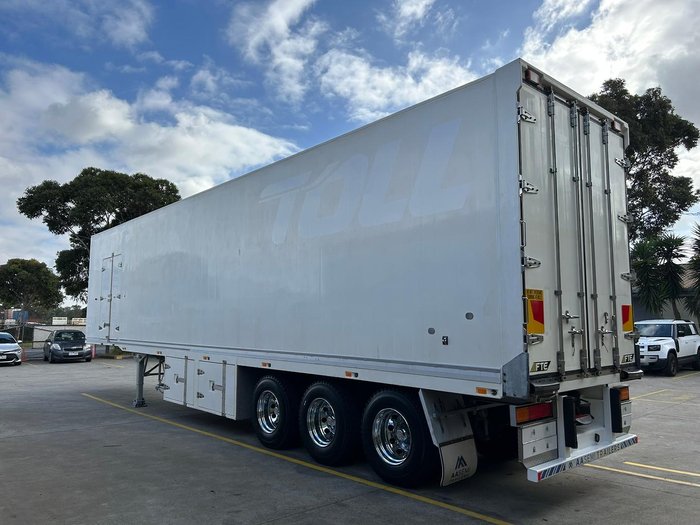 2011 FTE St3 22 Pallet -30 Freezer, Rear Evap, Rt Side Door