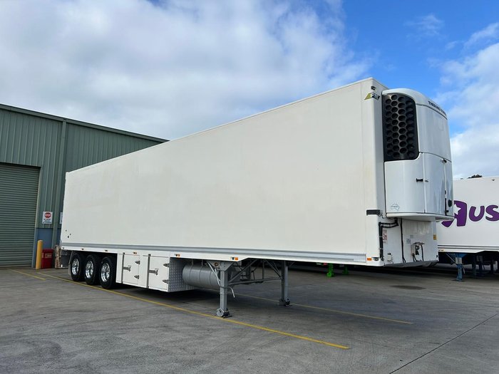 2011 FTE St3 22 Pallet -30 Freezer, Rear Evap, Rt Side Door