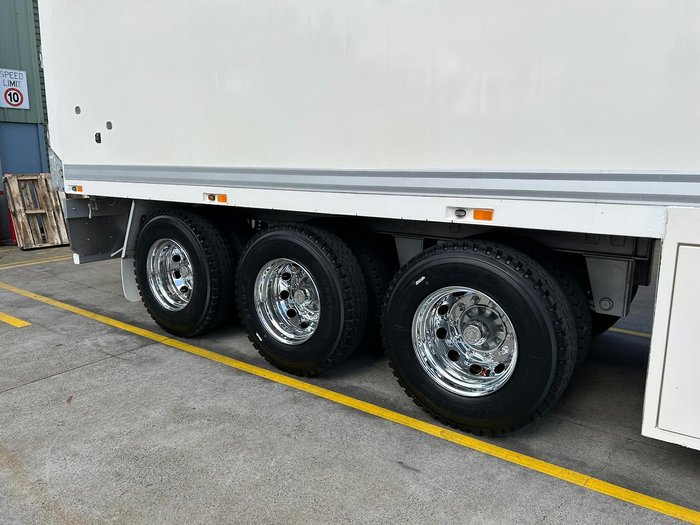 2011 FTE St3 22 Pallet -30 Freezer, Rear Evap, Rt Side Door