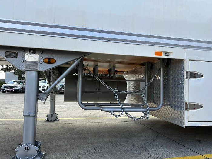 2011 FTE St3 22 Pallet -30 Freezer, Rear Evap, Rt Side Door