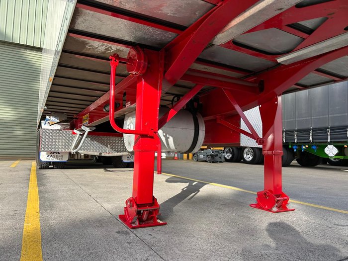 2021 Maxitrans St3 22 Pallet -30 Reefer Double Stacker, Rear Evap, Rt