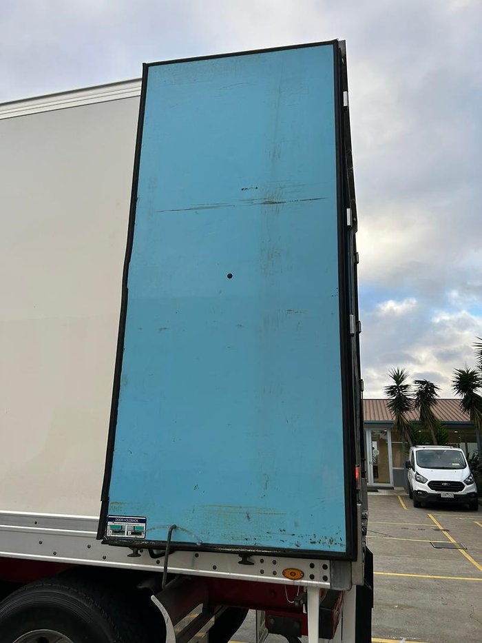 2021 Maxitrans St3 22 Pallet -30 Reefer Double Stacker, Rear Evap, Rt