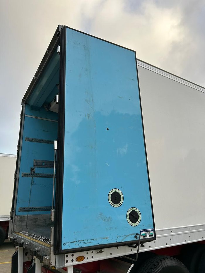 2021 Maxitrans St3 22 Pallet -30 Reefer Double Stacker, Rear Evap, Rt
