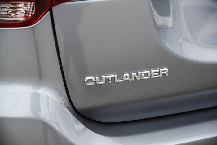 2020 Mitsubishi Outlander ES