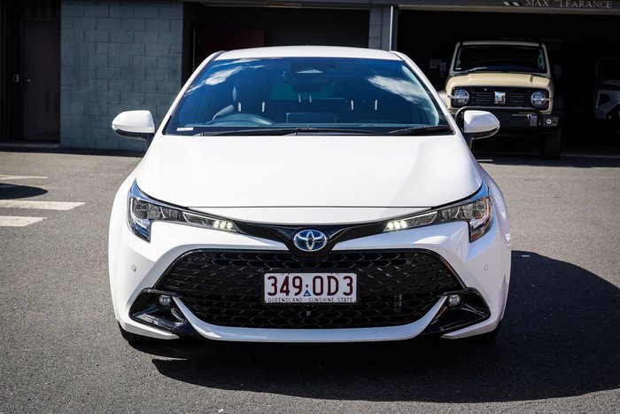 2025 Toyota COROLLA SX