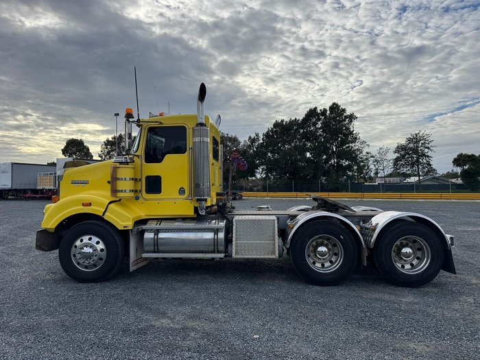 2007 Kenworth T404sar Day Cab DAY CAB Yellow