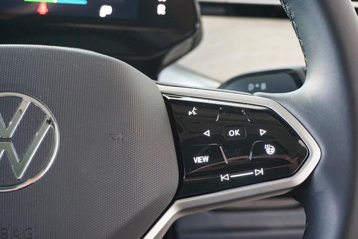 2025 Volkswagen ID. Buzz Pro BEV560