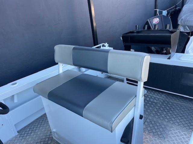 2025 Stacer 659 Ocean Ranger Centre Cab HT