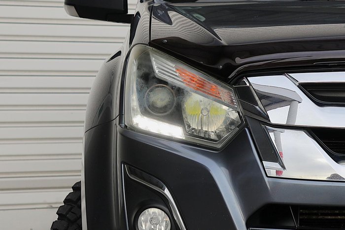 2018 Isuzu D-MAX LS-M