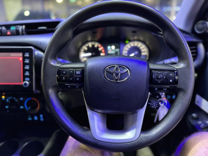 2020 Toyota Hilux SR