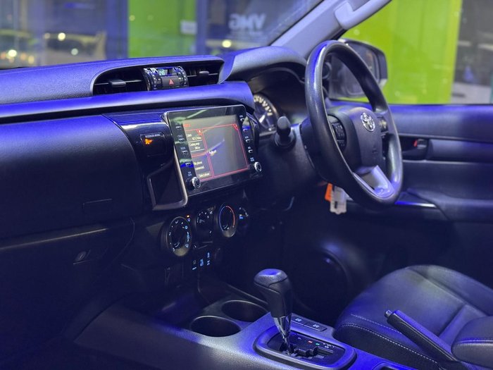 2020 Toyota Hilux SR