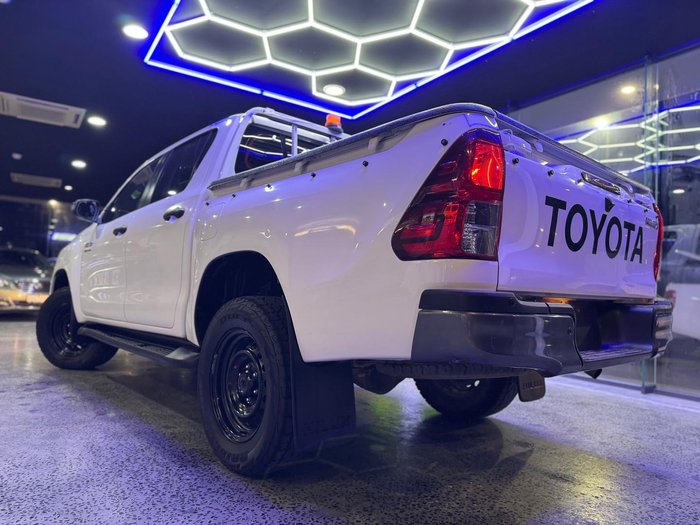 2020 Toyota Hilux SR