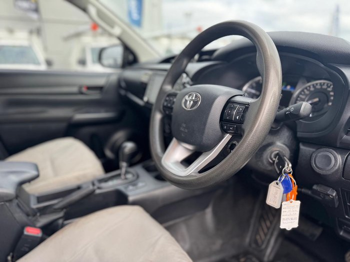 2020 Toyota Hilux SR