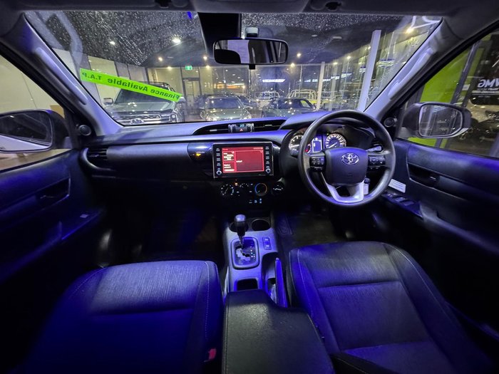 2020 Toyota Hilux SR