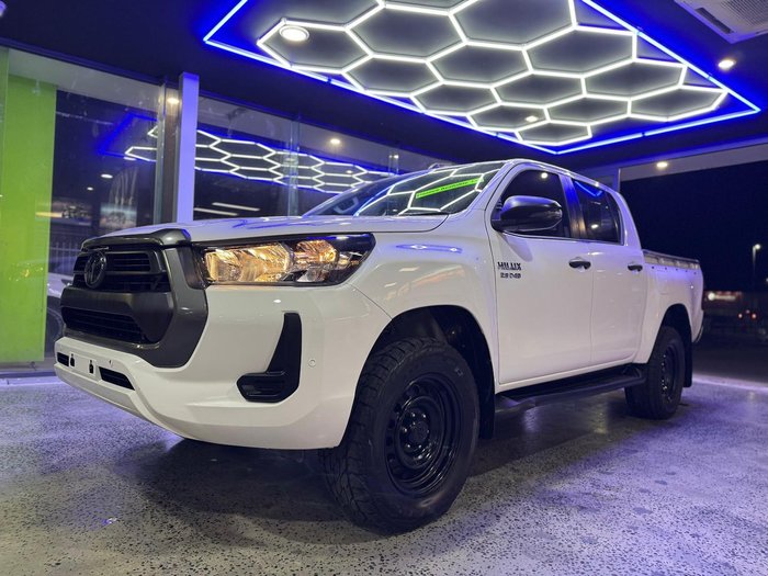 2020 Toyota Hilux SR