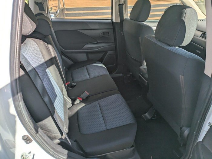 2013 Mitsubishi Outlander ES