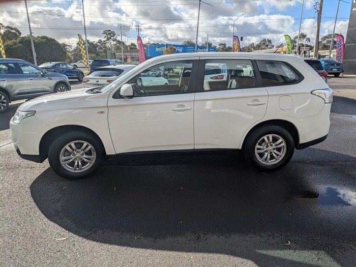 2013 Mitsubishi Outlander ES