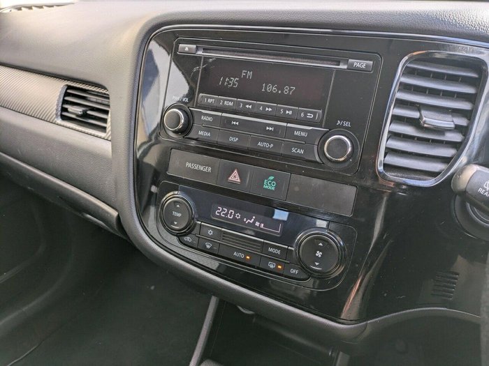 2013 Mitsubishi Outlander ES