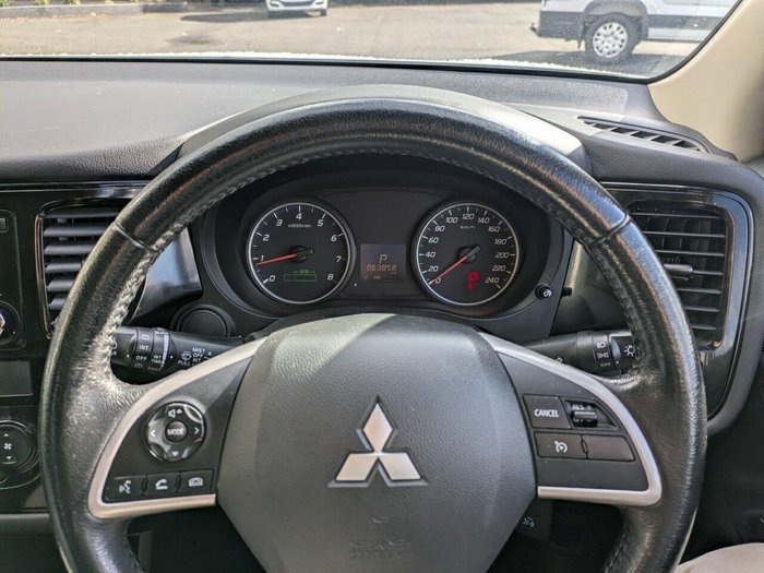 2013 Mitsubishi Outlander ES