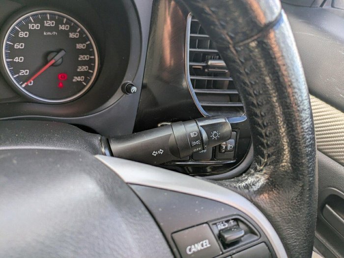 2013 Mitsubishi Outlander ES