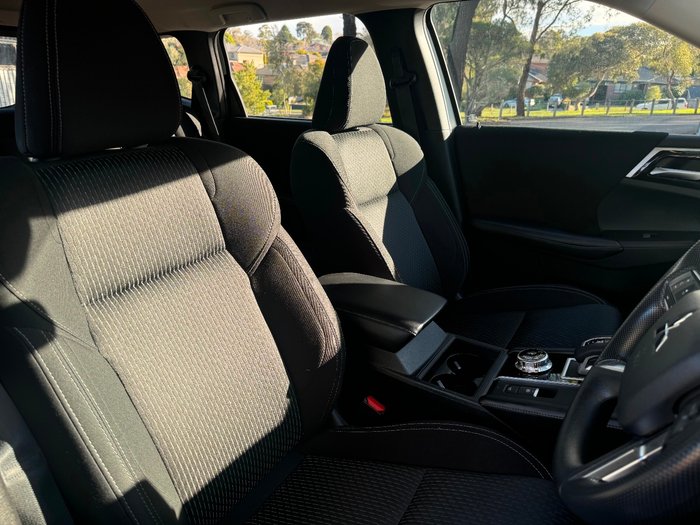 2023 Mitsubishi Outlander ES