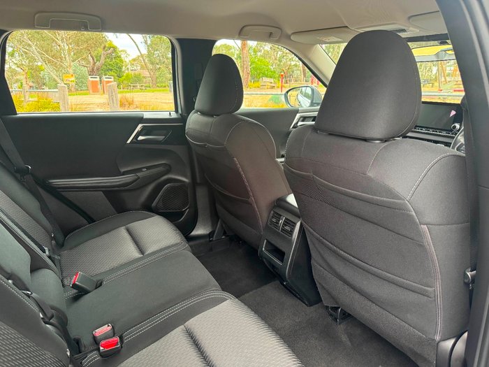 2023 Mitsubishi Outlander ES