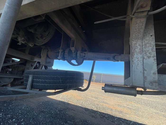 Unknown Tri Axle Flat Bed Trailer