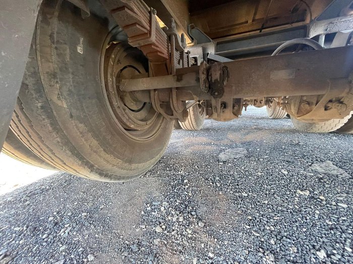 Unknown Tri Axle Flat Bed Trailer