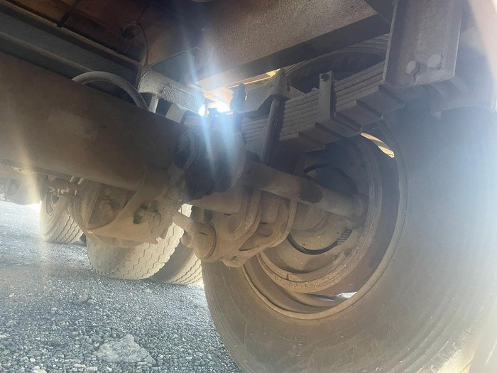 Unknown Tri Axle Flat Bed Trailer